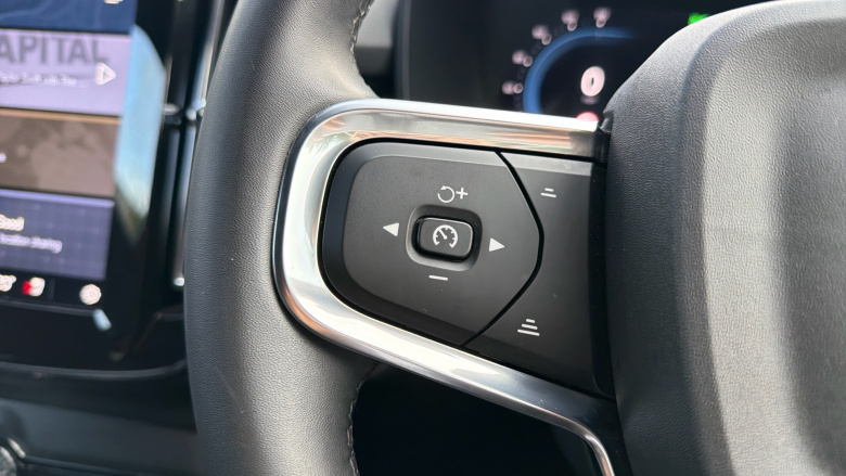 Volvo XC40 2.0 B3P Plus Dark 5dr Auto Petrol Estate